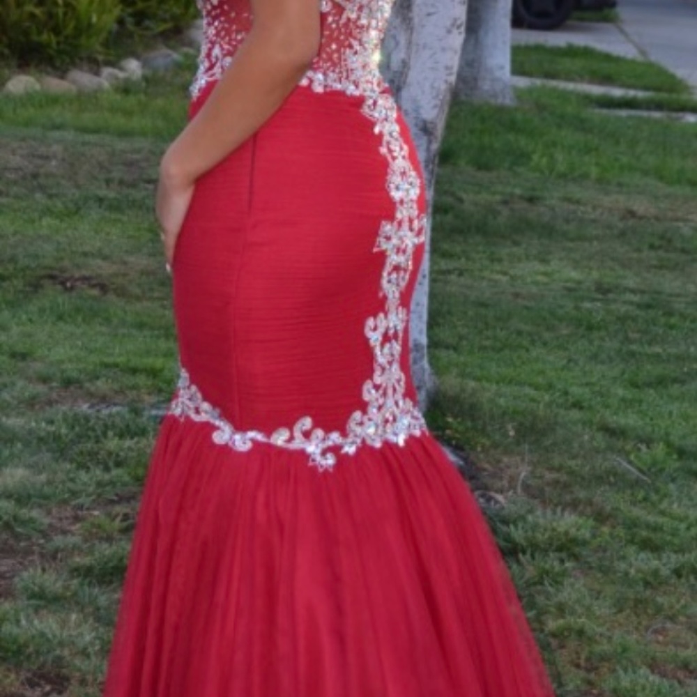 Prom dress - Picture 2 of 2